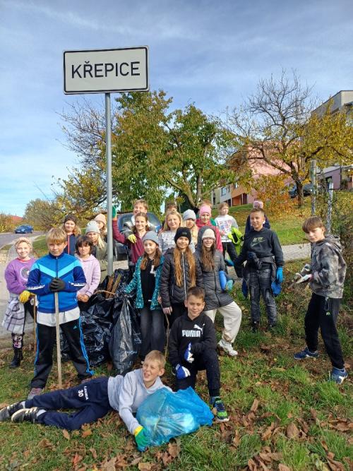 Úklid okolí školy a obce